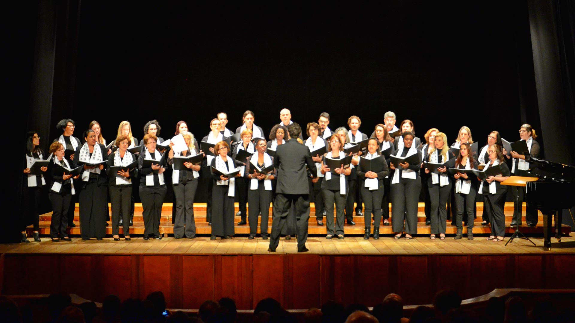 Oficina de Canto Coral está com inscrições abertas neste mês Varal